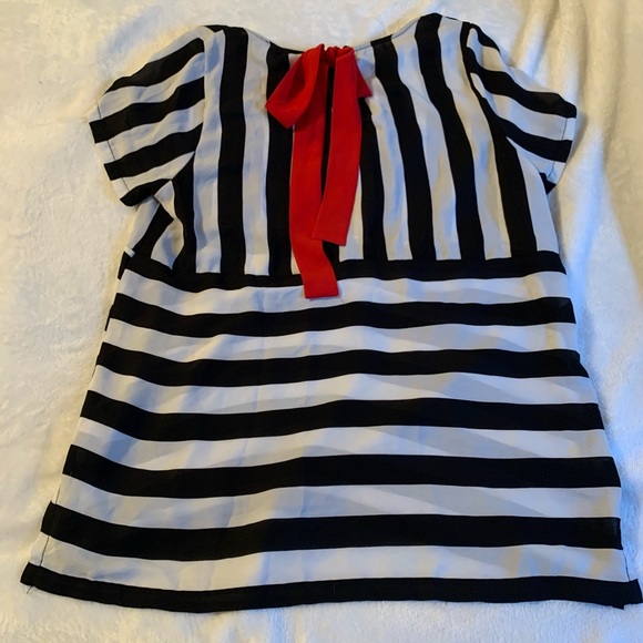 Black & White Stripped Top with red bow detail - Picture 4 of 9